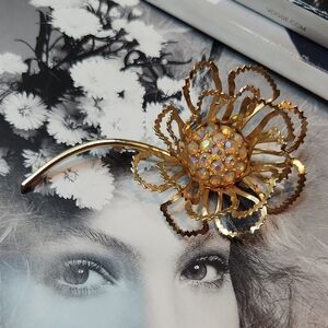 Vintage Gold and Rhinestone Flower Brooch